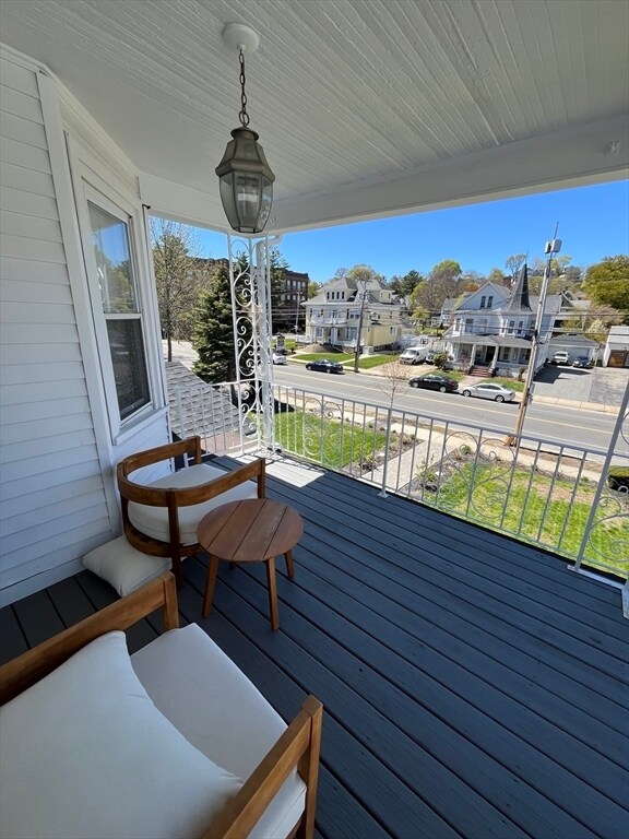 Building Photo - 87 Forest St