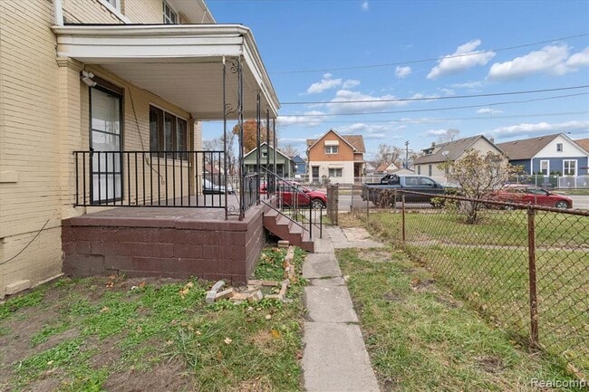 Building Photo - 5421 Toledo St