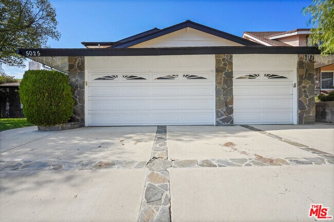Building Photo - 5025 Dantes View Dr