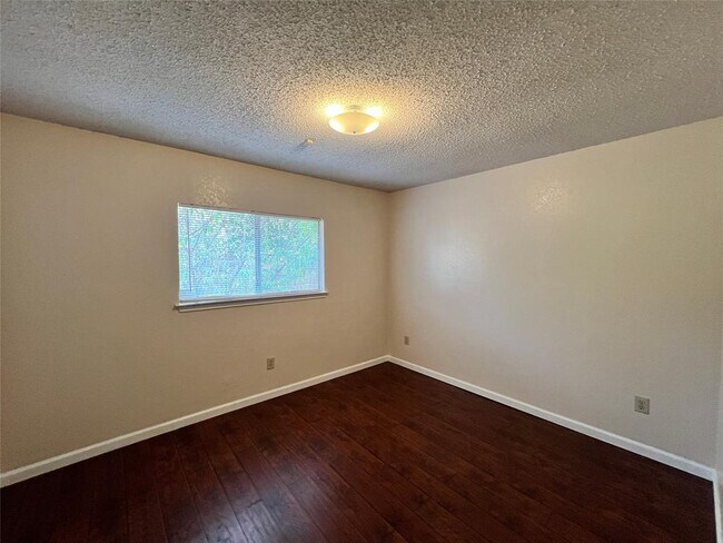 Building Photo - 16202 Edgerly Ct
