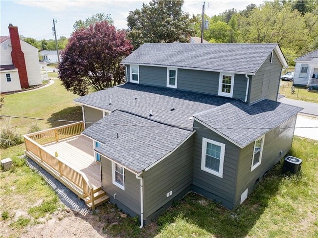 Building Photo - 3 Bedrooms.  2.5 Baths. Luxury Upgrades