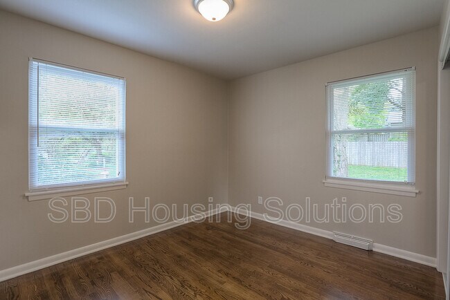 Building Photo - 4504 E 112 Terrace
