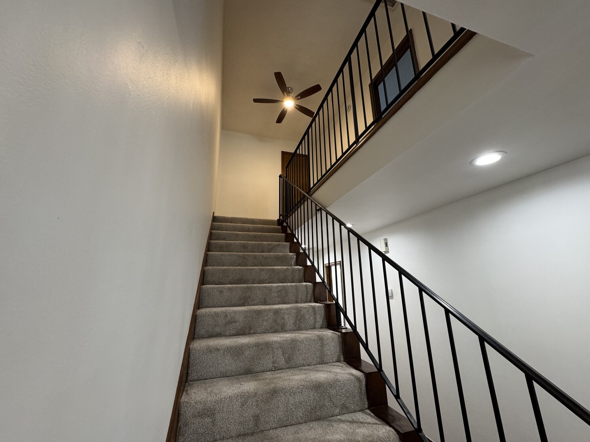 Building Photo - 7108 S Indianapolis Ave