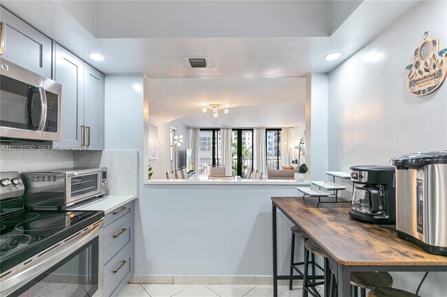 Building Photo - 2401 S Ocean Dr