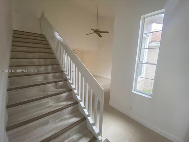 Building Photo - 654 Woodgate Cir