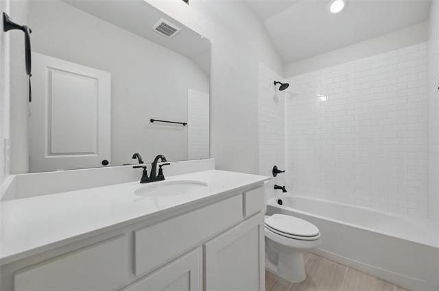 Building Photo - 1401 Quail Crk Dr