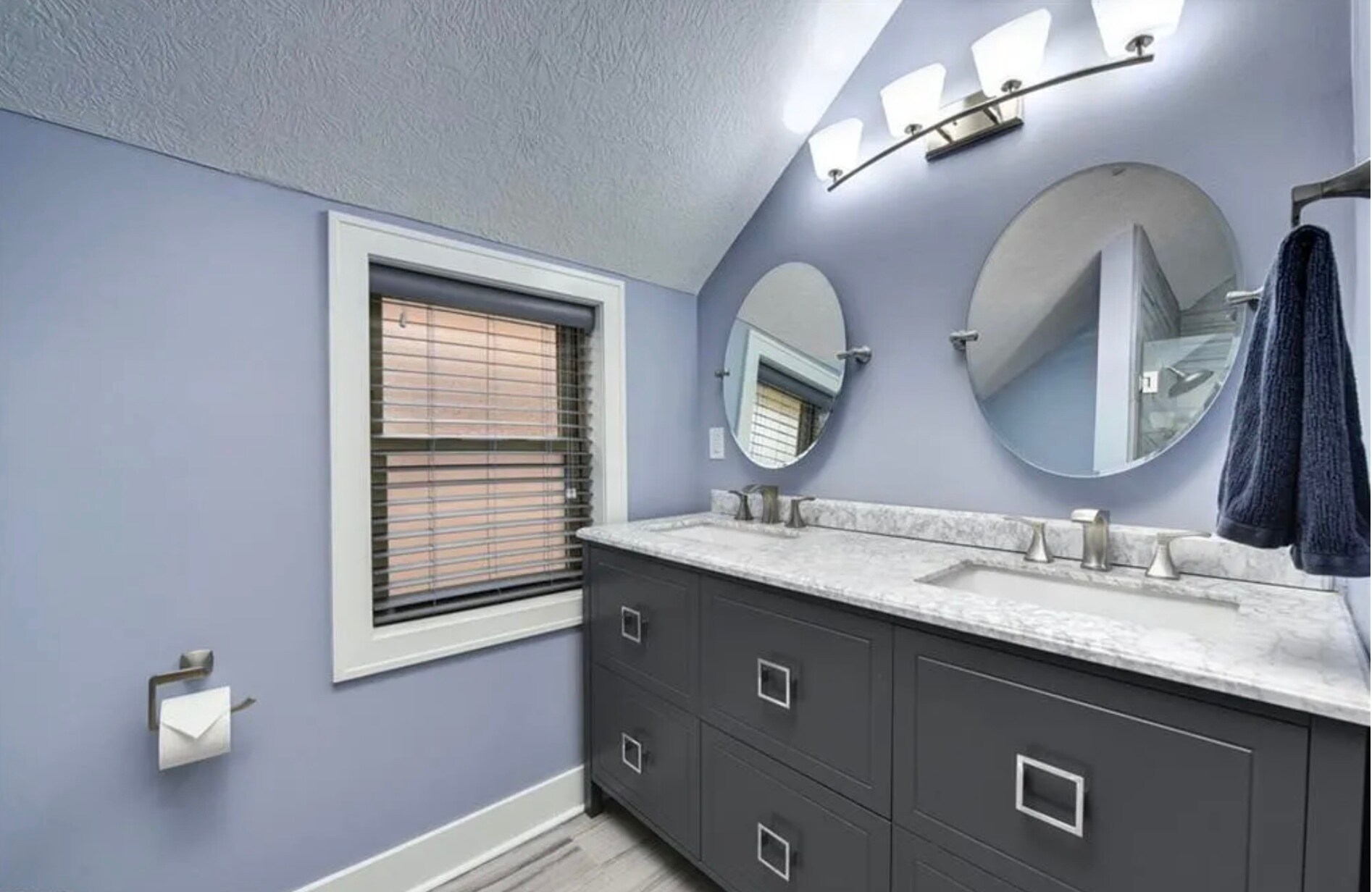 Building Photo - 4424 Bridge Ave