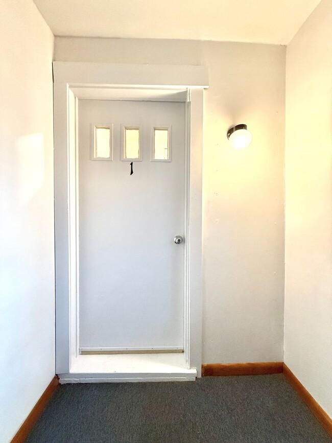 Building Photo - 473 Wilbur Ave