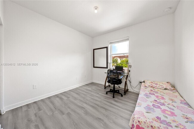 Building Photo - 16958 SW 92nd St