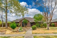 Building Photo - *Cozy Corner Home*