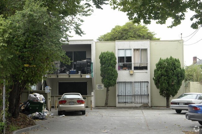 Primary Photo - 2155 E 28th St