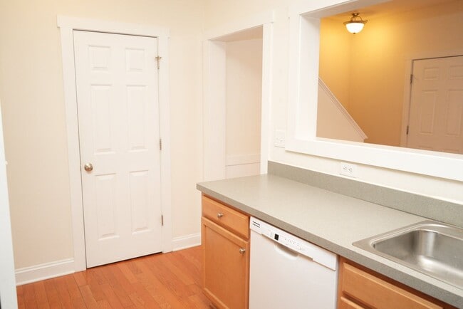 Building Photo - 306 Marquette Ct