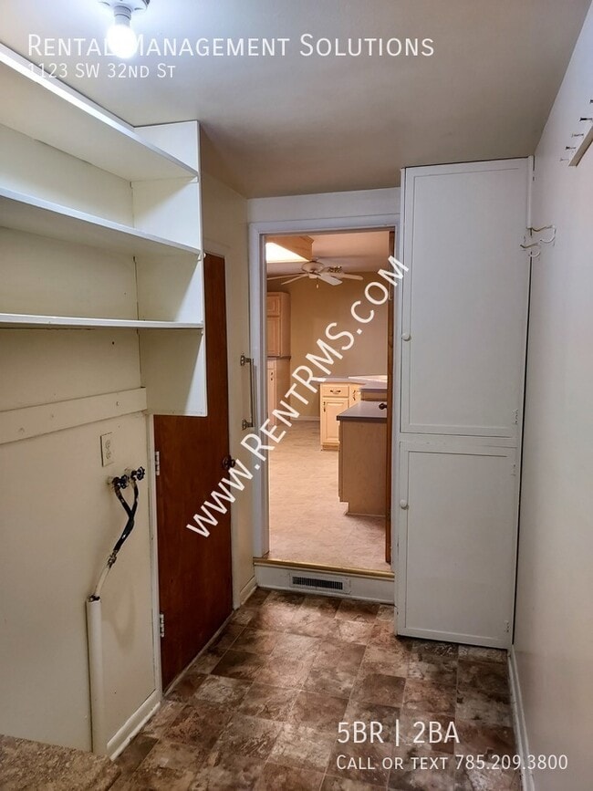 Building Photo - 1123 SW 32nd St