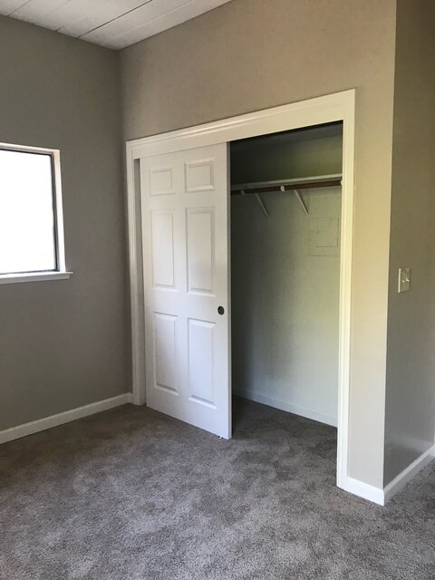 Master & Closet - 13131 Oak St