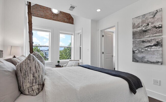 Building Photo - 3453 Holmead Pl NW