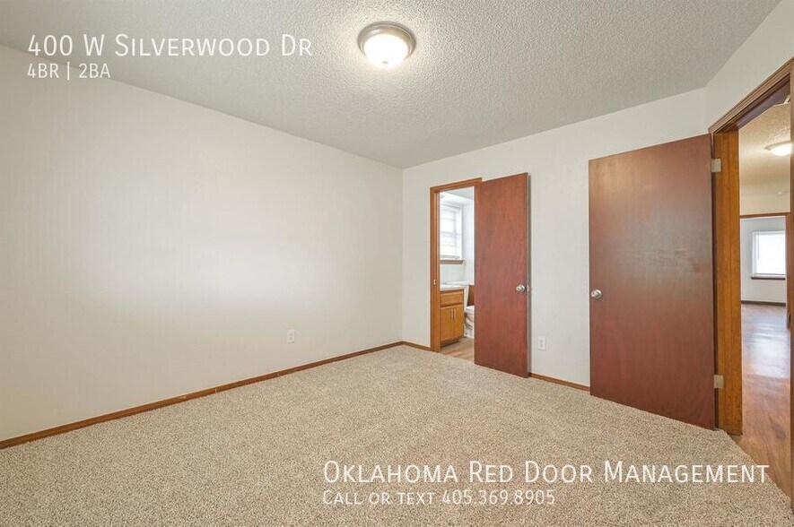 Building Photo - 400 W Silverwood Dr