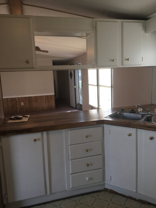 Building Photo - 3 BR | 2 BA Mobile Home in Goldsboro *Patetown Rd location*
