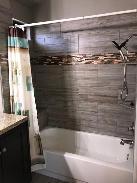 Master Bath - 1092 McGee Drive