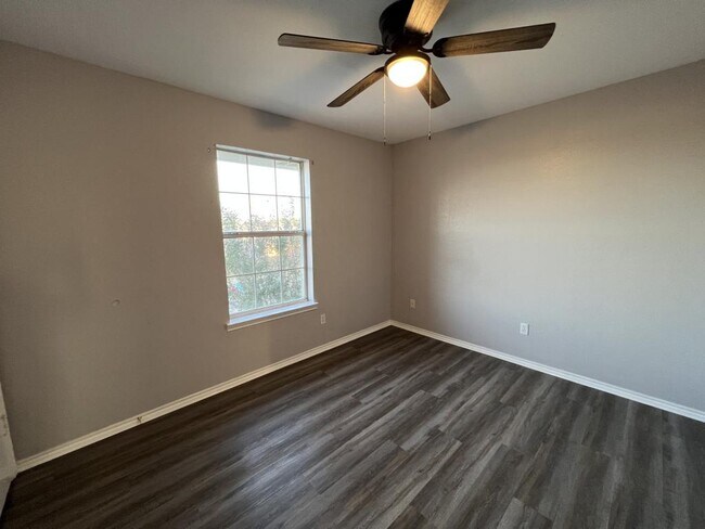 Building Photo - 5908 Greengate Dr