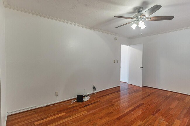 Building Photo - 382 Coronado Ave