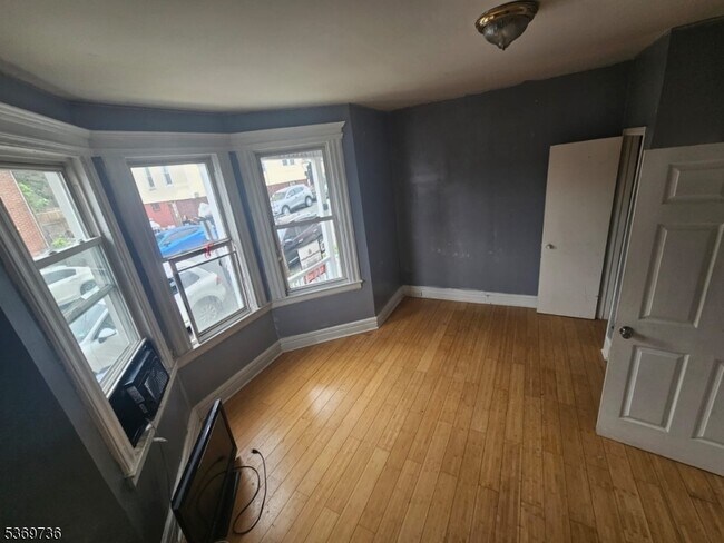 Building Photo - 9 Breakenridge Terrace