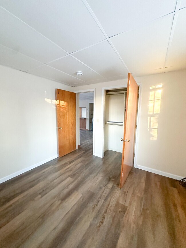 Building Photo - 324 Main St