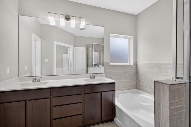 Building Photo - 6915 Rosemont Ct