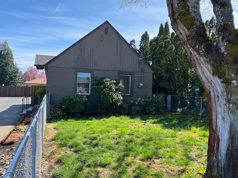 Building Photo - 1215 Shortridge St SE