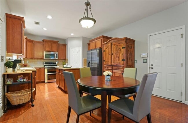 Building Photo - 3224 Wolf Club Ln SW
