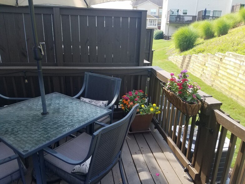 Building Photo - 1256 Liberty Pkwy NW