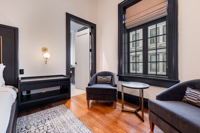 Building Photo - 1011 Canal St