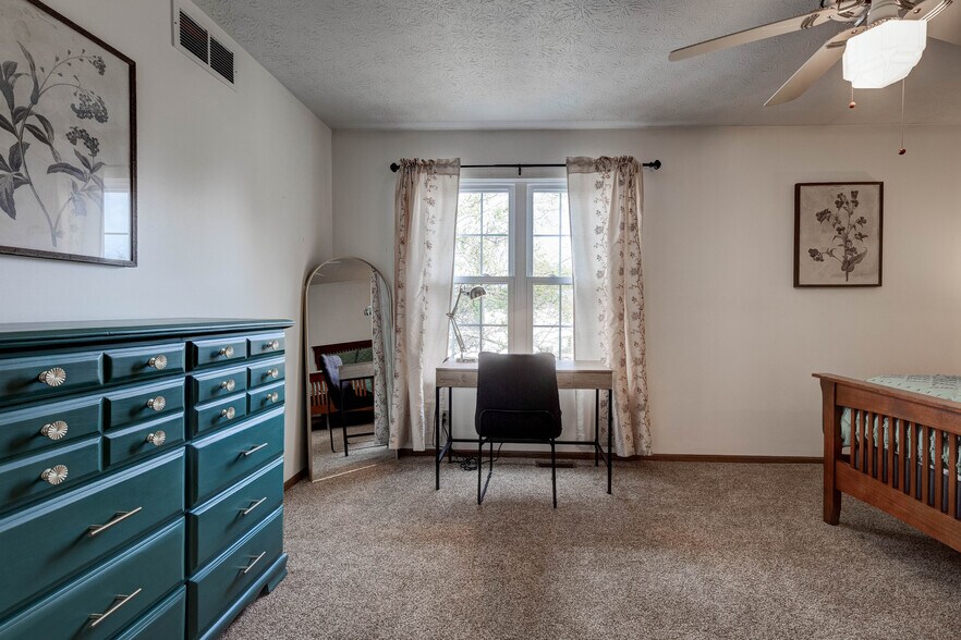 Building Photo - 6524 Blossomwood Cir NE