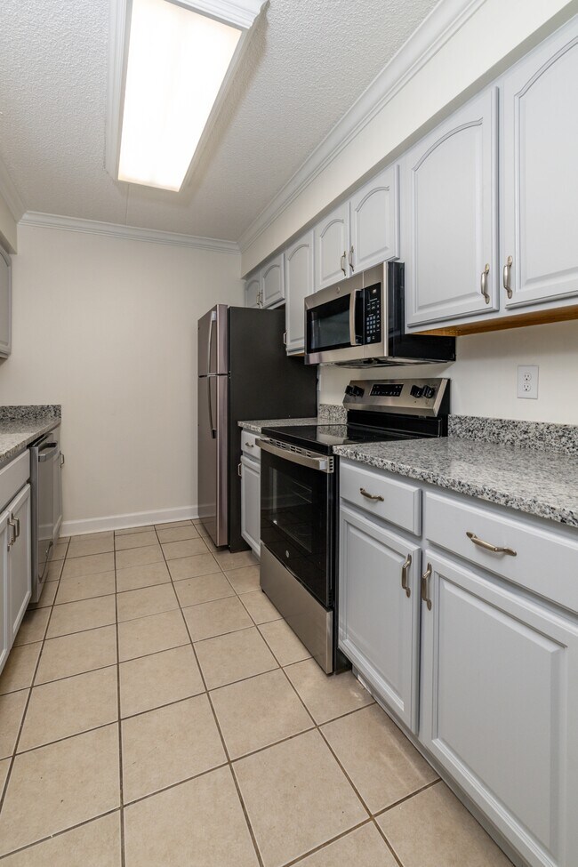 Building Photo - 407 Canberra Dr