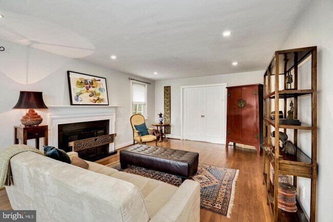 Building Photo - 4708 Yuma St NW