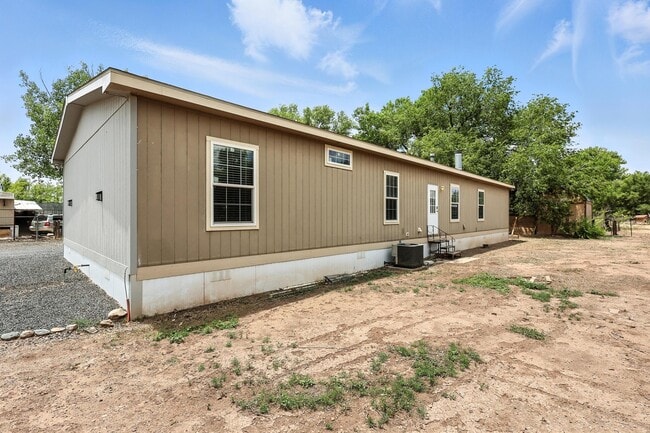 Building Photo - 13 Carlitos Ln
