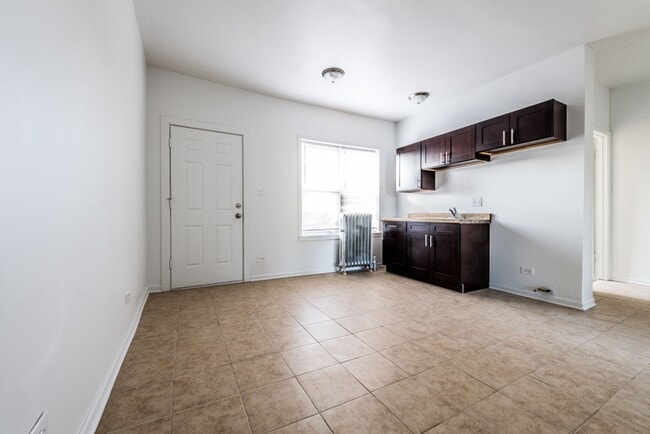 Building Photo - 400 S Kilbourn Ave