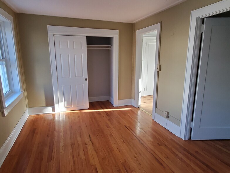Living Room - 158 6th St