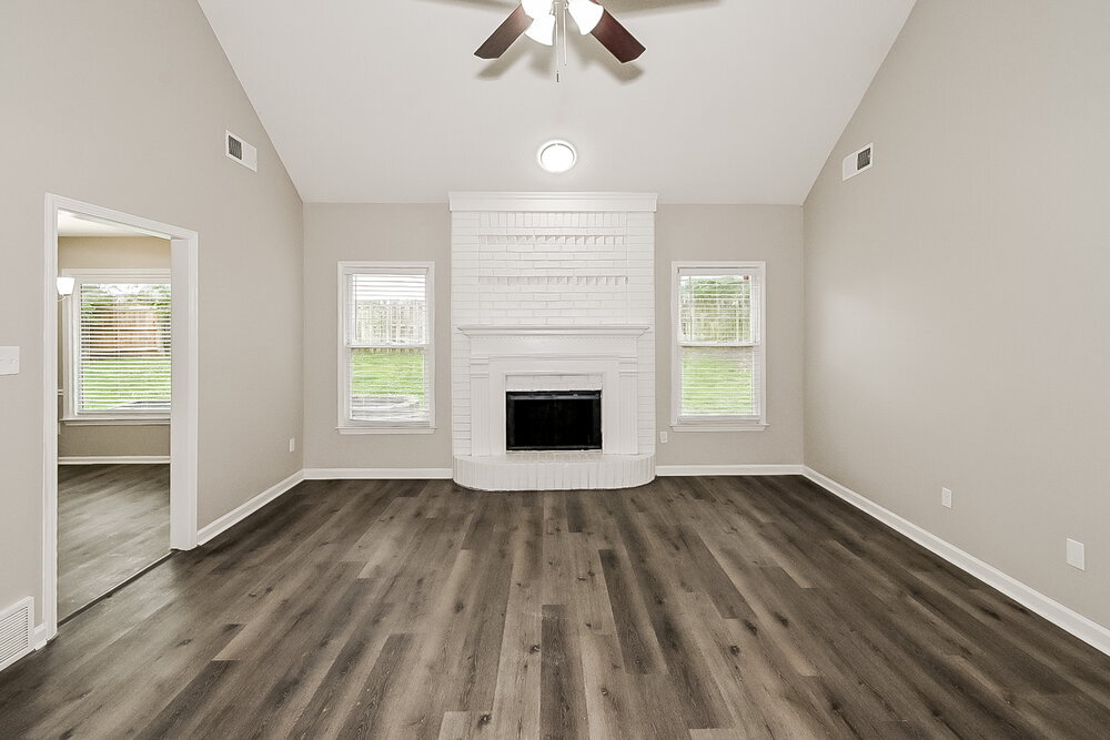 Building Photo - 8241 Meadow Vale Dr