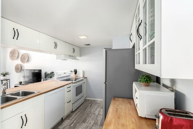 Building Photo - Scottsdale Condo