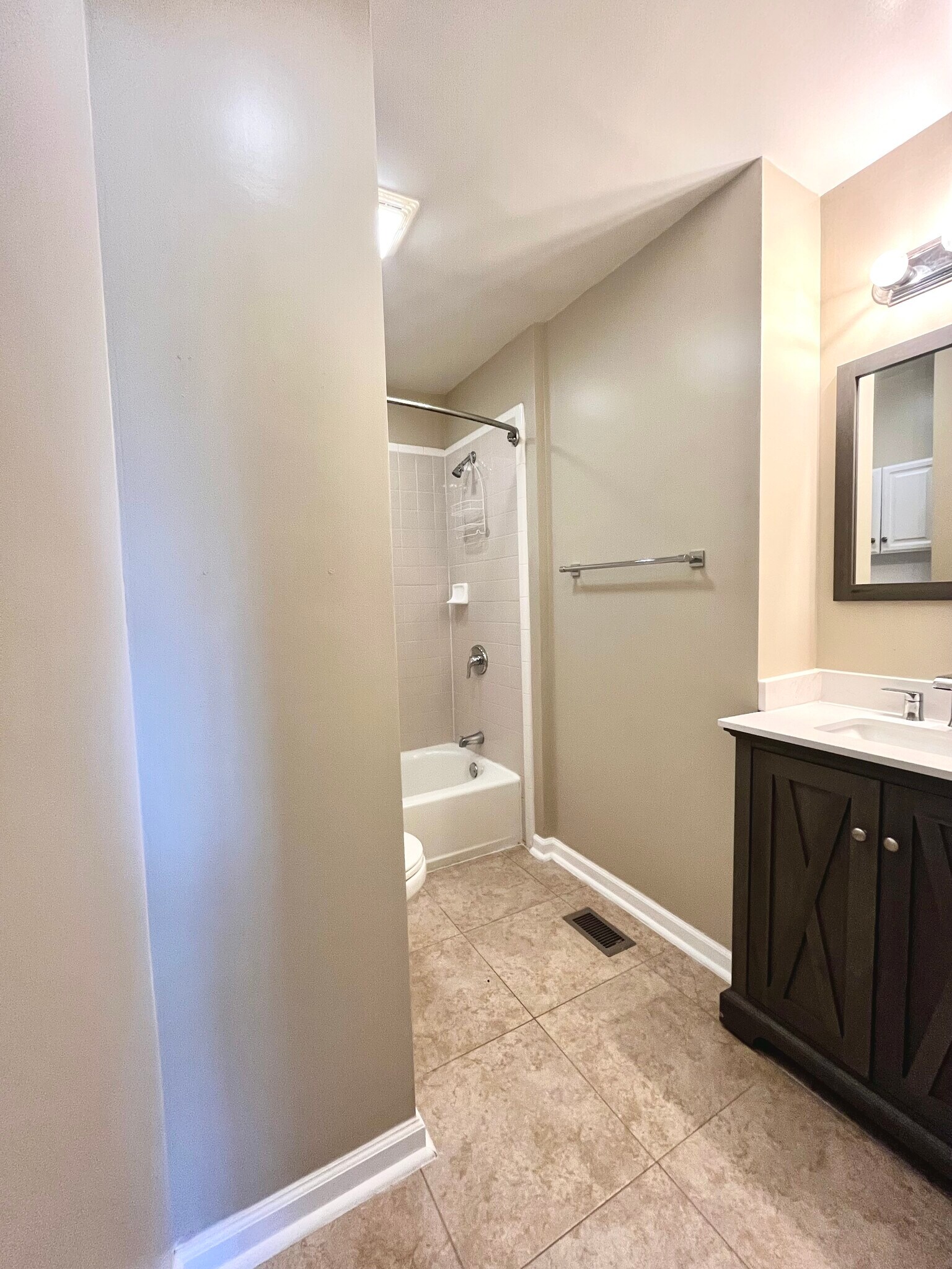 Building Photo - 3117 Debra Blvd