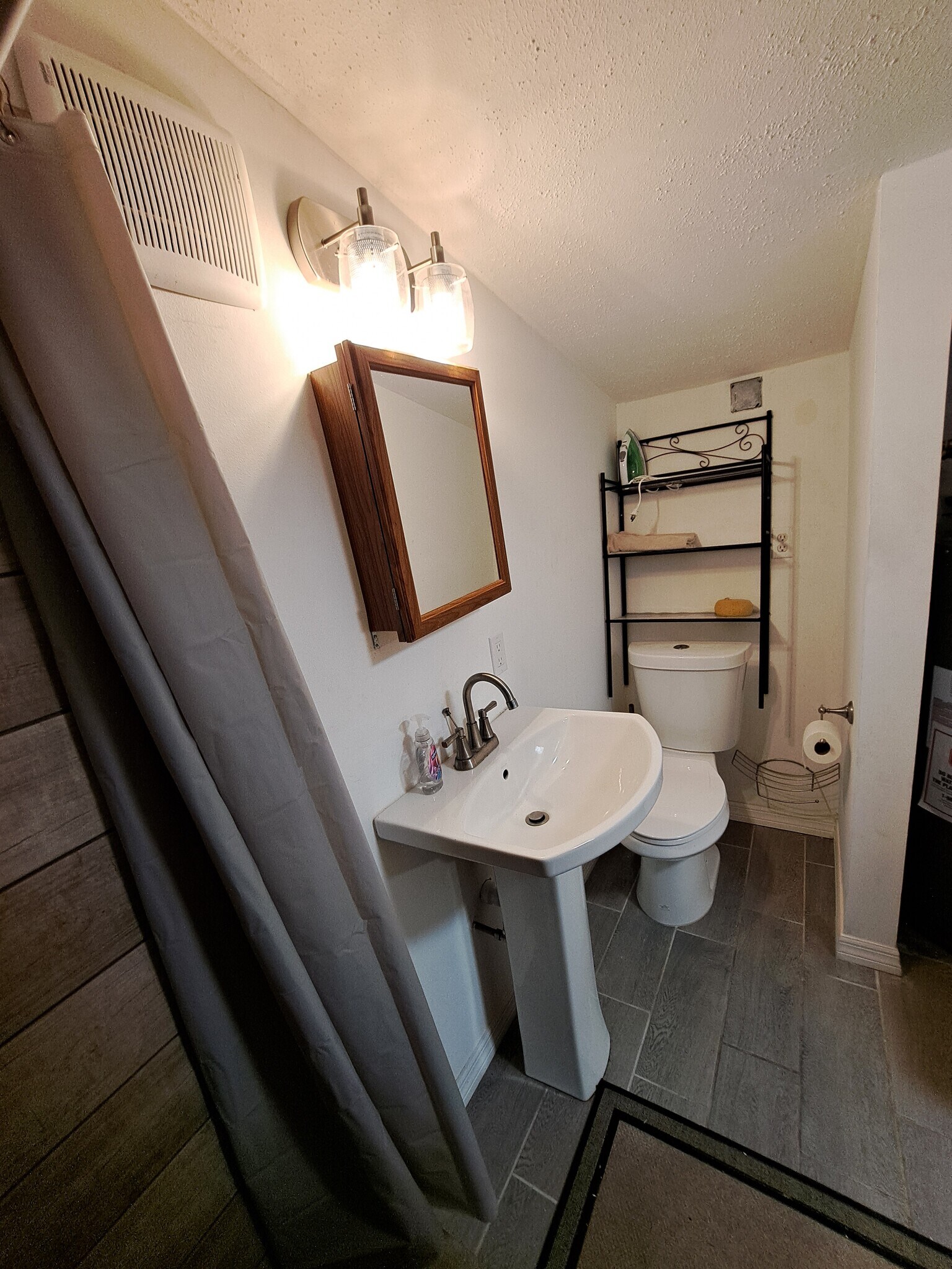 Building Photo - 6221 SW 41st Pl