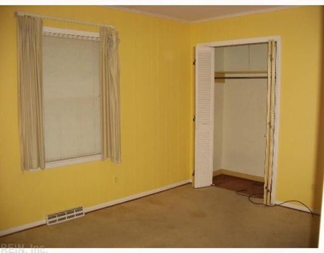 Building Photo - 3812 Cedar Ln