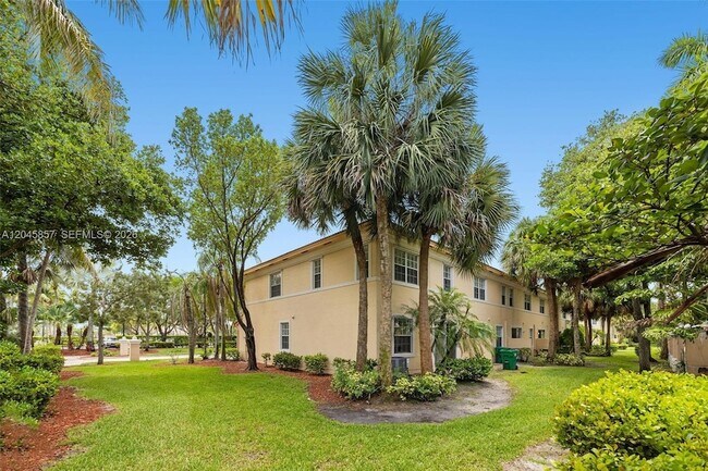 Building Photo - 8401 SW 25th Ct