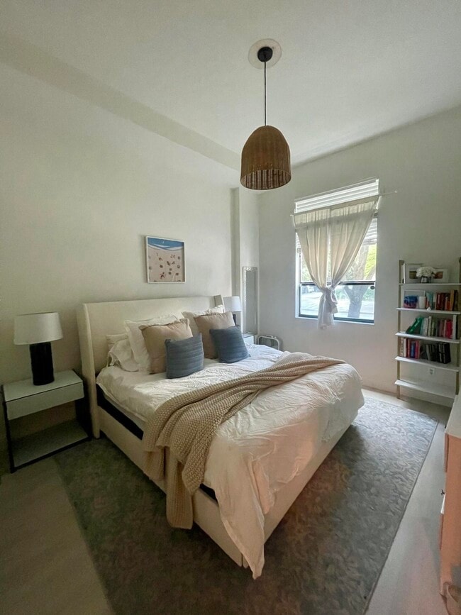 Building Photo - 600 S Dixie Hwy