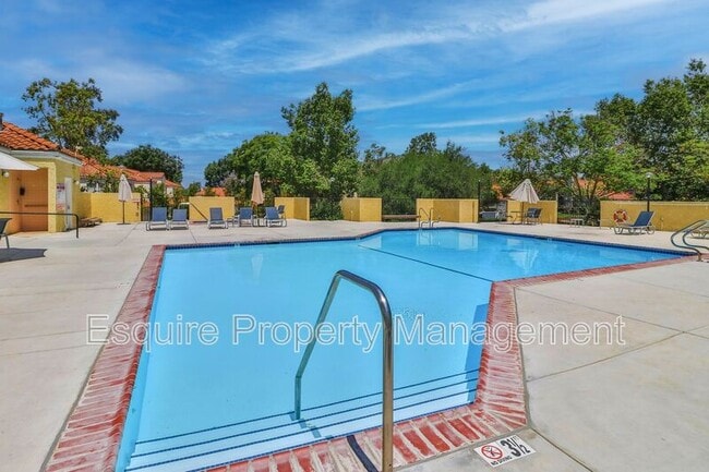 Building Photo - 5965 Paseo Encantada