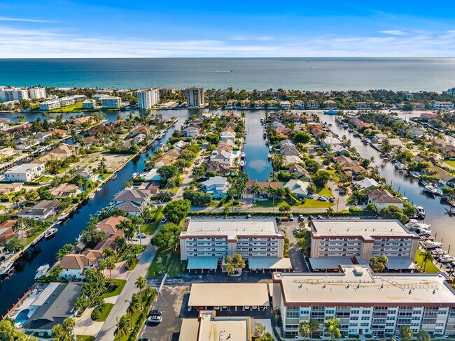 Building Photo - 920 Dogwood Dr