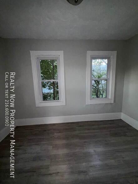 Building Photo - 3507 Carlyle Ave