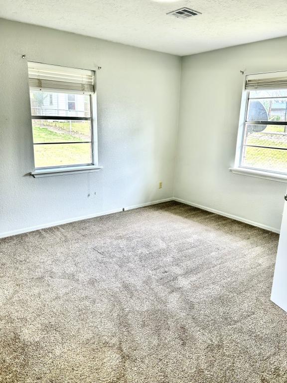 Building Photo - 424 N Webb Ave