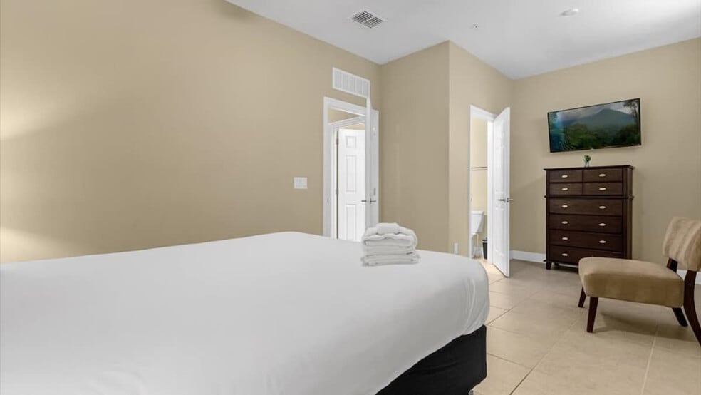 Building Photo - 14545 Damai Ln