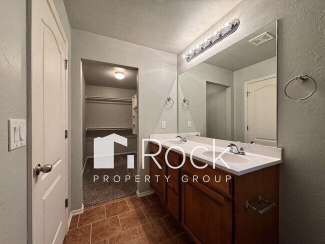 Building Photo - 3 Bedroom Home in Piedmont with ALL APPLIA...